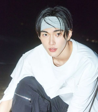 About Music tweet media