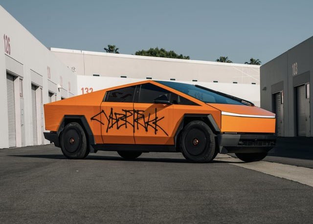 Tesla King tweet media