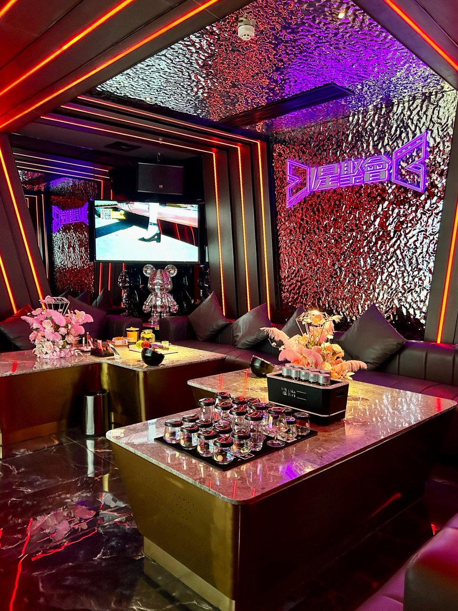 lhanliwanag's tweet image. KTV Night Alert! Grab your crew, belt your favorite hits, and let the good vibes roll tonight!  #KTVFun #SingYourHeartOut