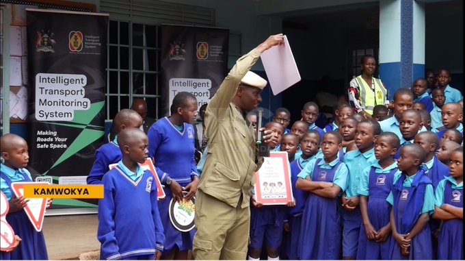 Nthoma22's tweet photo. The Police Directorate of Traffic and Road Safety has partnered with Intelligent Transport Monitoring Systems to educate schools and students on proper road use, aiming to reduce traffic crashes.
#40DaysOfLent,#FreakyWeekend,Uganda,Israel,
#ExploreAnkole https://t.co/IhvXtePAt1