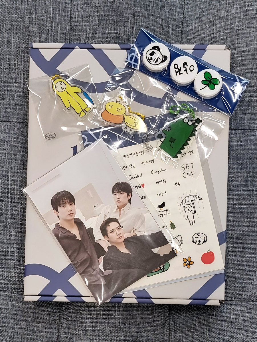 시그....공들인 테가 남😭👍
포스터 너무 꾹꾹 눌러 담으셔서
찢어질 것 같다는거 빼고🤣
그리고...잘 찾아와준 랜덤차니😉👍