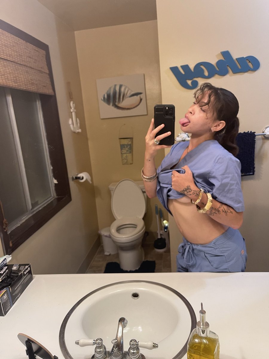 MeMeHawk06's tweet photo. Certified CNA SexC ✔️😛 #explorepage #certfiedcnafterhours #nocshift https://t.co/7ndytuqJMY