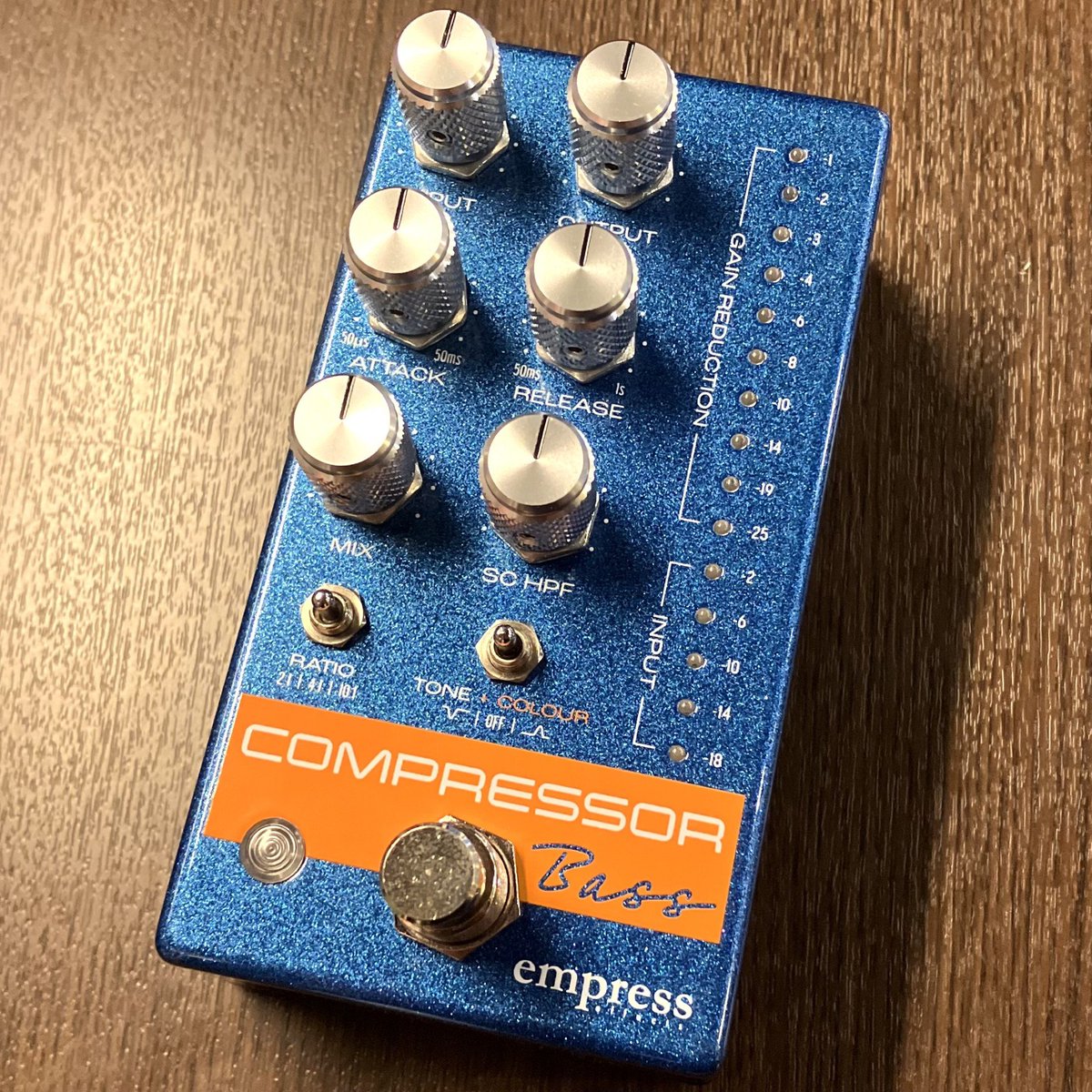basshouse_tokyo's tweet image. #Empress Effects
Bass Compressor [Blue]

スタジオ機器グレードのサウンドでかゆい所に手の届く万能コンプ‼️
軽め～ガッツリまで幅広いセッティングが可能✨

サイドチェインハイパスフィルター搭載でロー感を損なわず音作りができます💪

商品ページはこちら
ikebe-gakki.com/Form/Product/P…