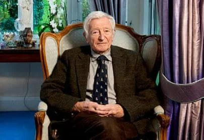 Dr Asif Qasim MA PhD FRCP tweet media