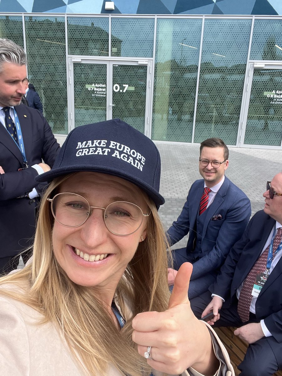 Freija Van den Driessche tweet media