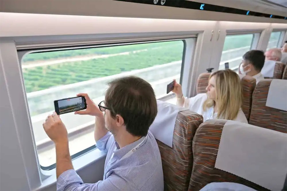 People's Daily, China tweet media