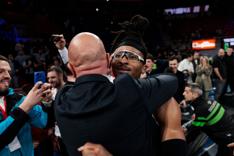 sportklub's tweet photo. Zviždali su mu, možda nije trebalo...
Čima Moneke takeover: https://t.co/fv9QBlpsKy
#kkcz #zvezda #moneke #chimamoneke #baskonia #vitoria #euroleague https://t.co/l0EI1UYbGf