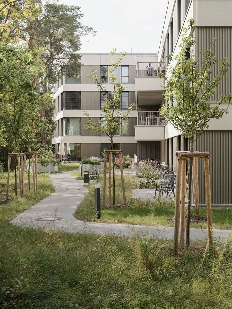 Bob Sacamano tweet media