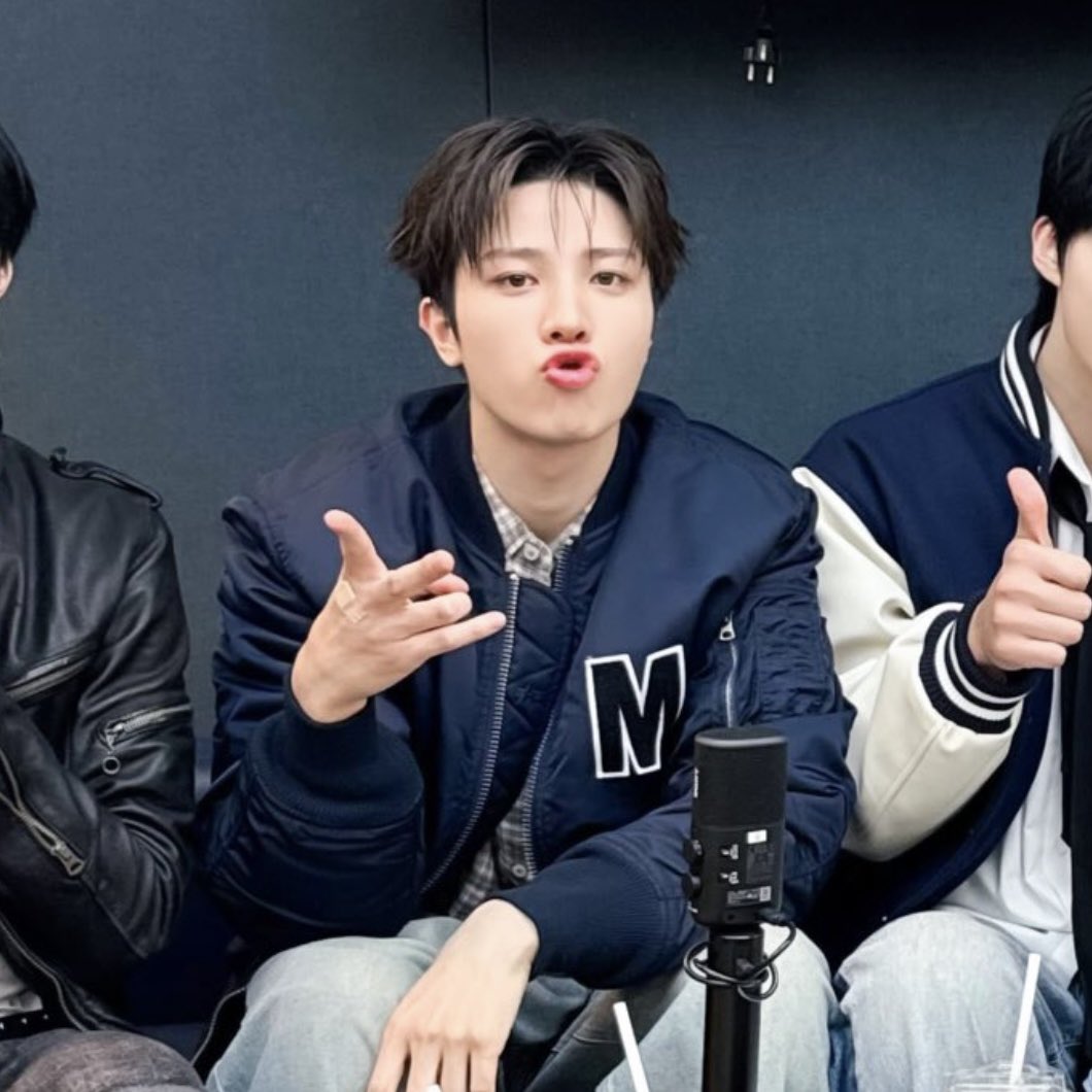 junghwan at mcountdown (대친소) today 😍 so handsome!!!