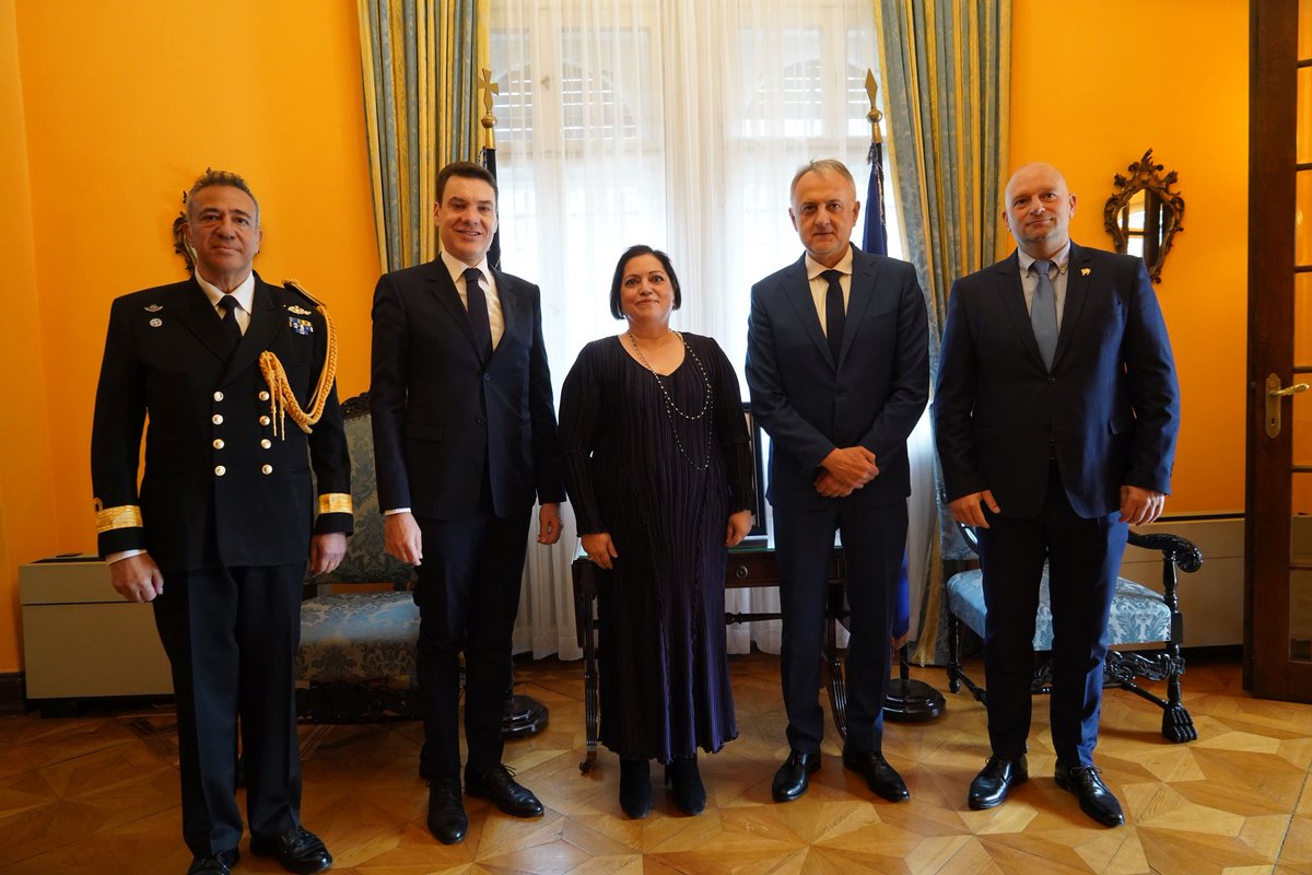 PribicevicU's tweet image. 👉Na prijemu povodom #IndependenceDay u rezidenciji ambasadorke #Greece Nj.E. Marije Levanti! 🇷🇸🤝🇬🇷

Χρόνια πολλά Έλληνες! 🇬🇷

#Srbija #ΕΛΛΑΔΑ #25Μαρτίου