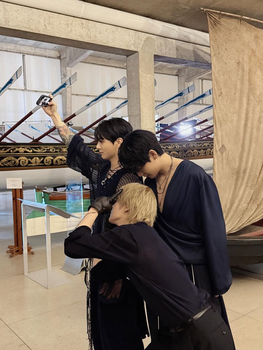 𝑖𝑠𝑜 tweet media