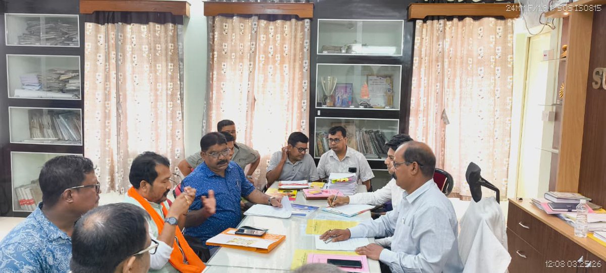 dastridib70's tweet photo. Yesterday I was present with the BJP candidate for 22 Kathalia Mirza Rajapur TTAADC election Sri Padmalochan Tripura (MDC) alongwith Hon'ble MLA Sri Bindu Debnath while submitting nomination at the office chamber of the Returning Officer (SDM) Udaipur. https://t.co/0xmj998AuV