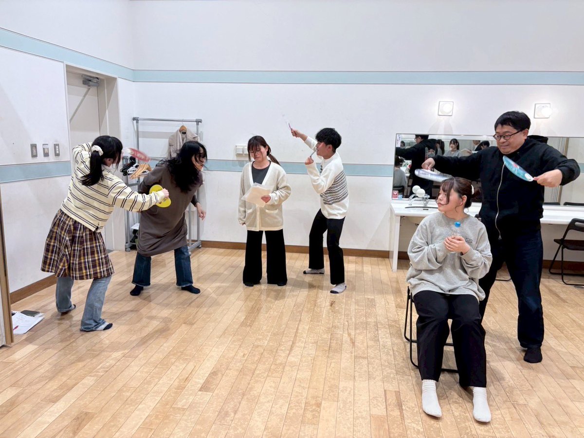 《稽古便り》
本日は2作品の稽古を実施。作品それぞれのカラーが際立つ充実した稽古に。今回も様々な作品をお楽しみいただけるよう、深掘りしてまいります。
ご予約は固定ポストのコメント欄にある、各出演者URLよりお待ちしております。
#昨日の明日 #福岡 #演劇