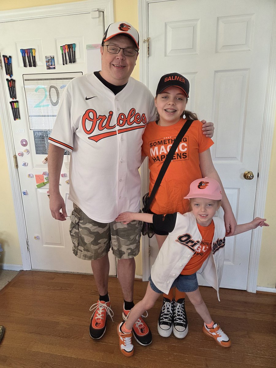 UncleJohnnyC's tweet photo. @CheapSeats411 Happy Opening Day to you also, my friend!!! #openingday #LetsGoOs https://t.co/WFa8us7xFs