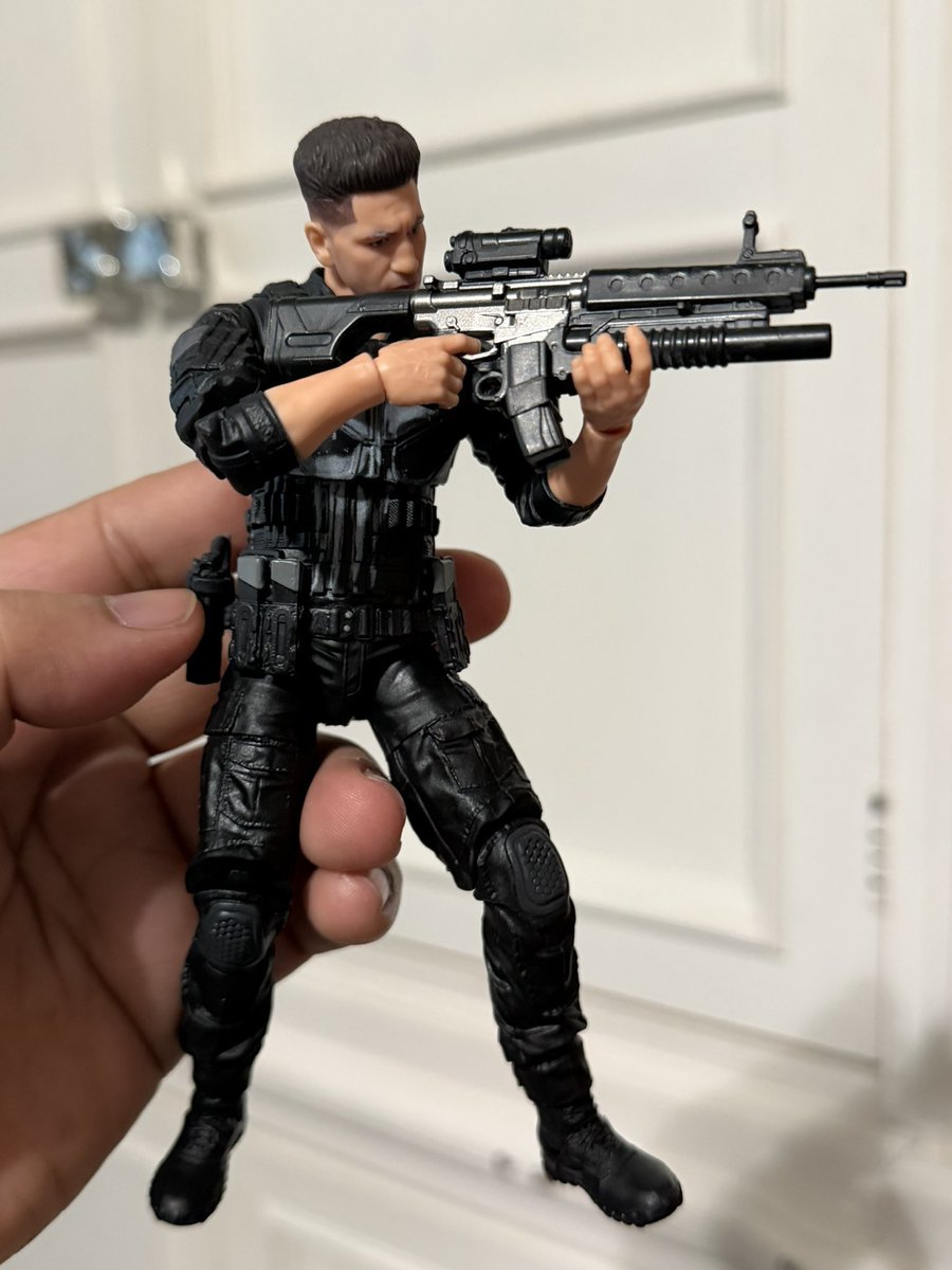 thegr8one85's tweet image. Been seeing a lot of Daredevil &amp;amp; Punisher posts on my feed, I wonder why?😂 anyway, last year the Marvel Legends Daredevil &amp;amp; Punisher figures kicked ass! Hoping we get more from the new shows! #DaredevilBornAgainSeason2 #ThePunisher #Hasbro #Marvel