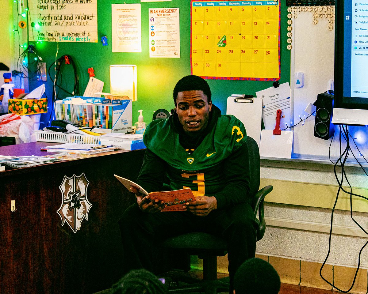Coach_GPadgitt's tweet image. Yesterday, our football team had an amazing time reading and connecting with young learners at River Rouge STEM Academy. 
#REPthe313 #WeMakeItHappen
#MENtorship

#WHY #NOT #WAYNE #STATE