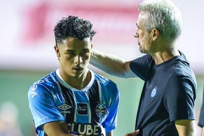 🚨⚠️Roger foi afastado temporariamente pelo #Grêmio por postura e comportamento considerados inadequados.