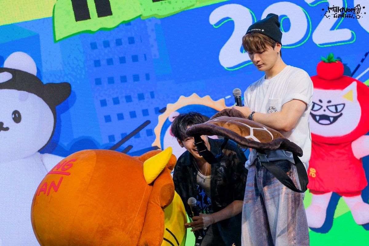 MilkNom🌨 tweet media