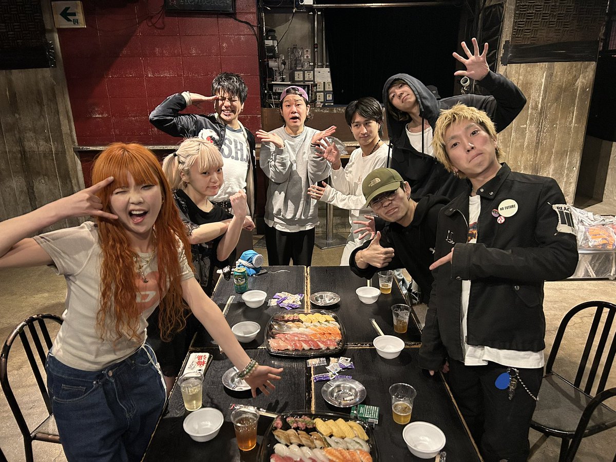 the_empty_FUK's tweet photo. ジ・エンプティpre.
SAKURA tour2026.03.26
LIVE SQUARE 2nd LINE

カライドスコープ
同い年の最高な友達！
これからもよろしくな！

#カライドスコープ
#ジ・エンプティ https://t.co/pV0vbIyzE5