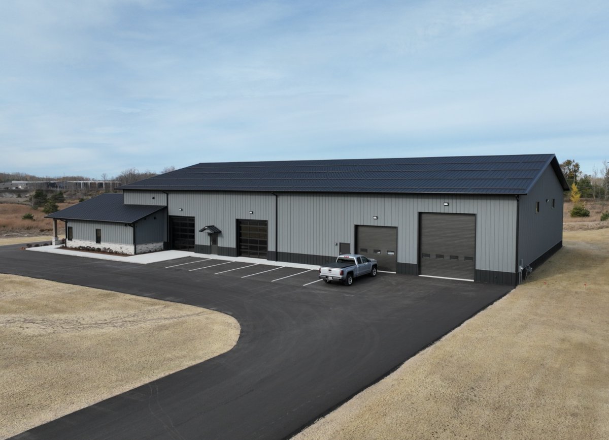 WickBuildings's tweet photo. Not your average outbuilding. This personal recreation space features two private pickleball courts, a full kitchen, a golf simulator, and boat storage - built for play, entertaining, and everything in between.

Completed by Lynnman Construction in Charlevoix, Michigan. https://t.co/AG9KGafBgZ