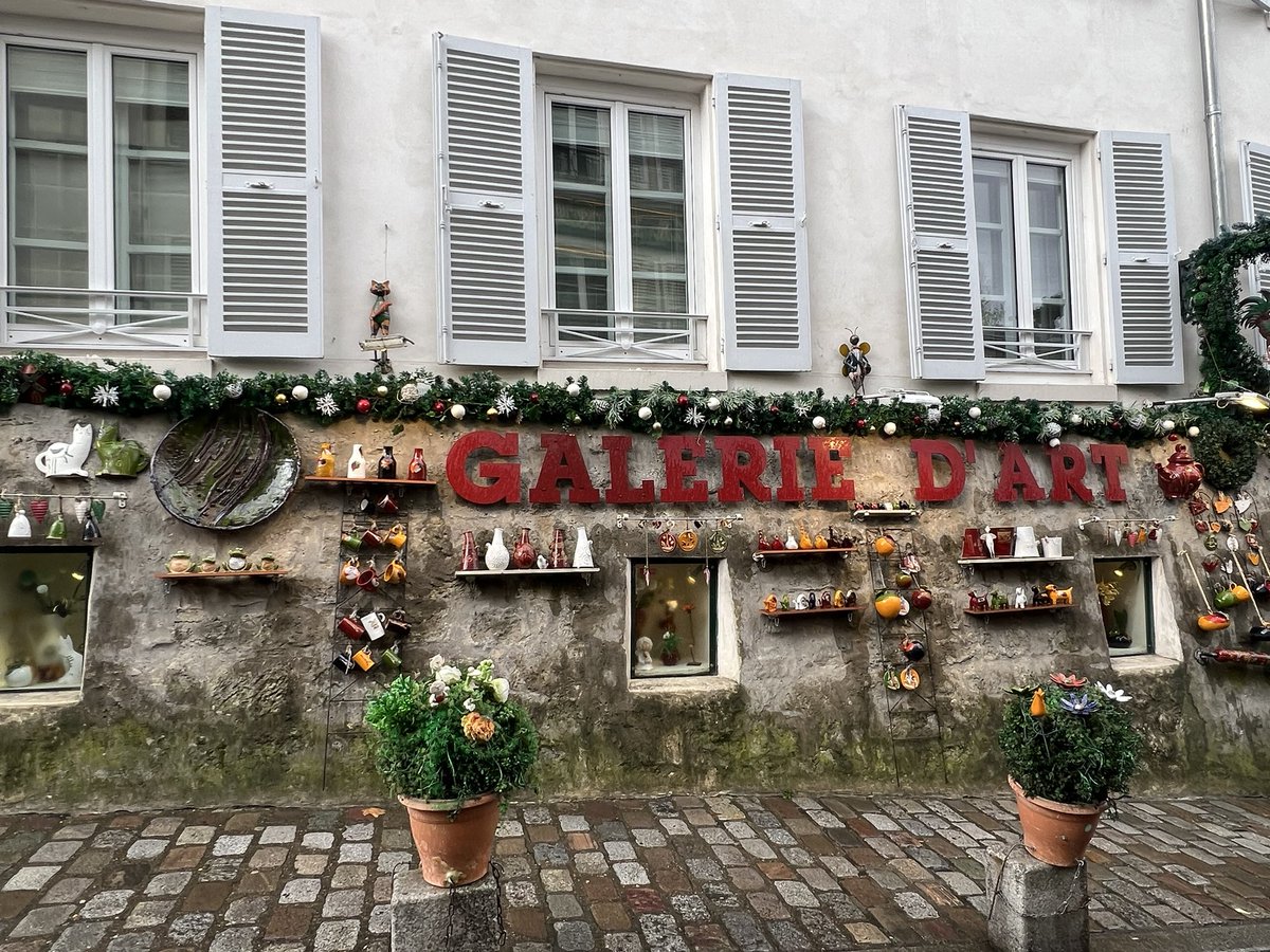 Fragrance Queen tweet media