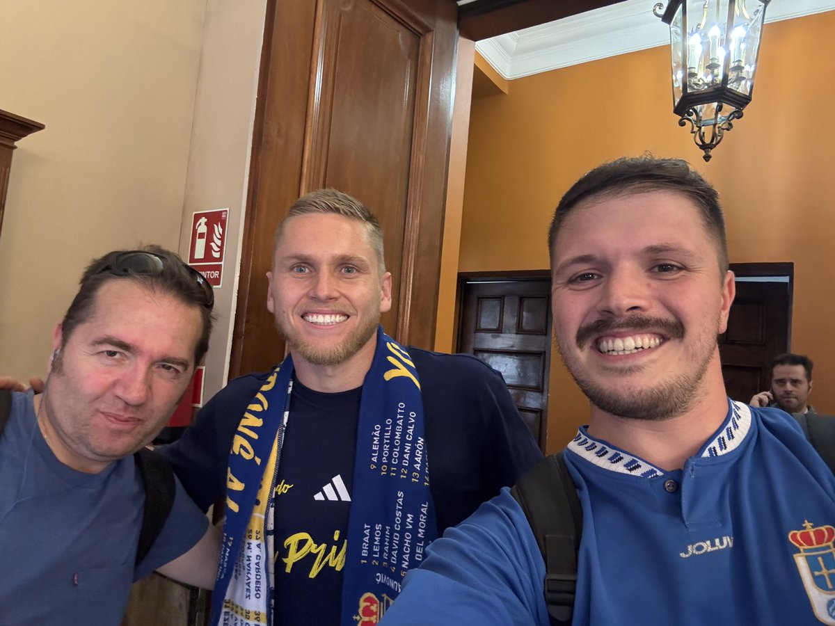marcossotro's tweet photo. 100 años de Orgullo, Valor y Garra. 🎂💙
En primera o en tercera yo te quiero Oviedo.
@RealOviedo https://t.co/AadM1CQScG