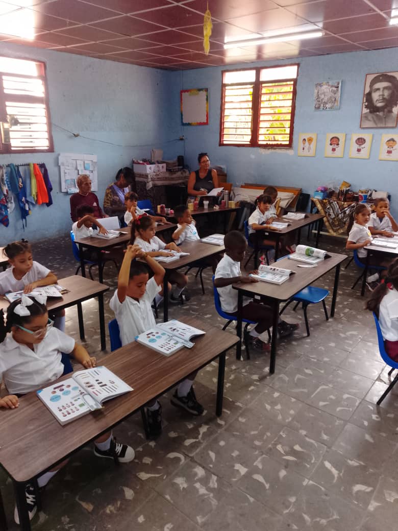 Directora General Regla tweet media