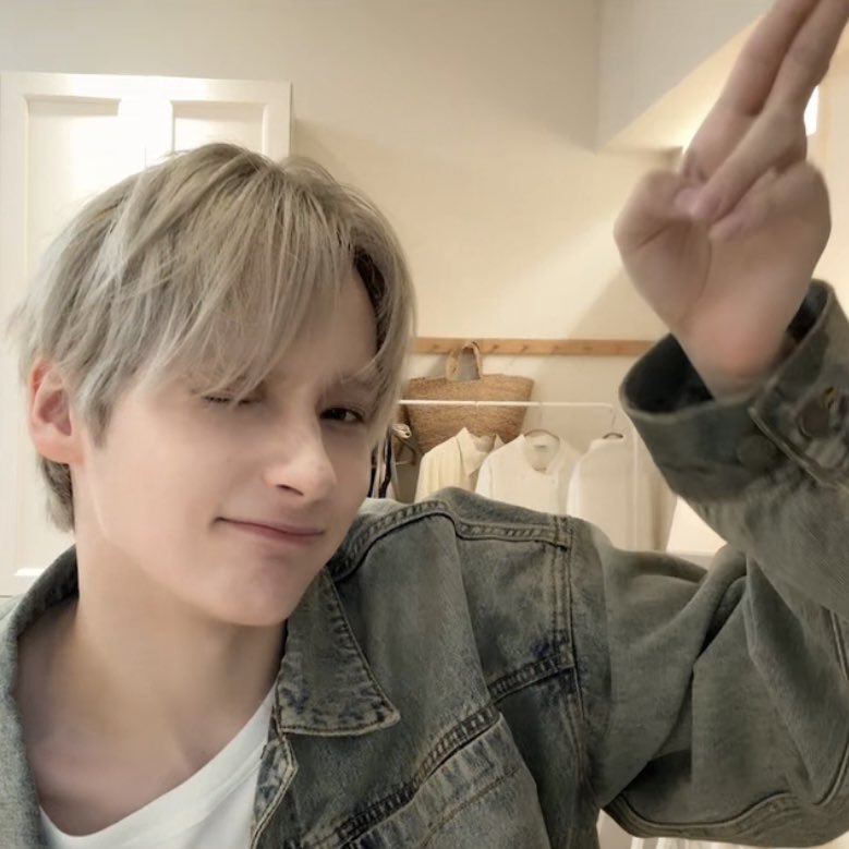 HUELIGHT tweet media