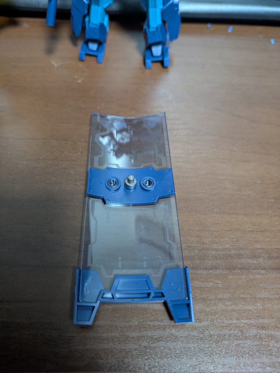 ivacolle's tweet photo. テックプロト01及び02を作成しました。
わりと体格が好きなキットですね。
盾の接続は変更した方が個人的には遊びやすいです。
足首部分が動きにくく若干ポーズを取るのは大変。ただ、30MMらしく接続用の軸が各部にあるので改造はやはり楽しいですね。
のんびり作るにはいいキットでした。 https://t.co/ivOMlkBS0J