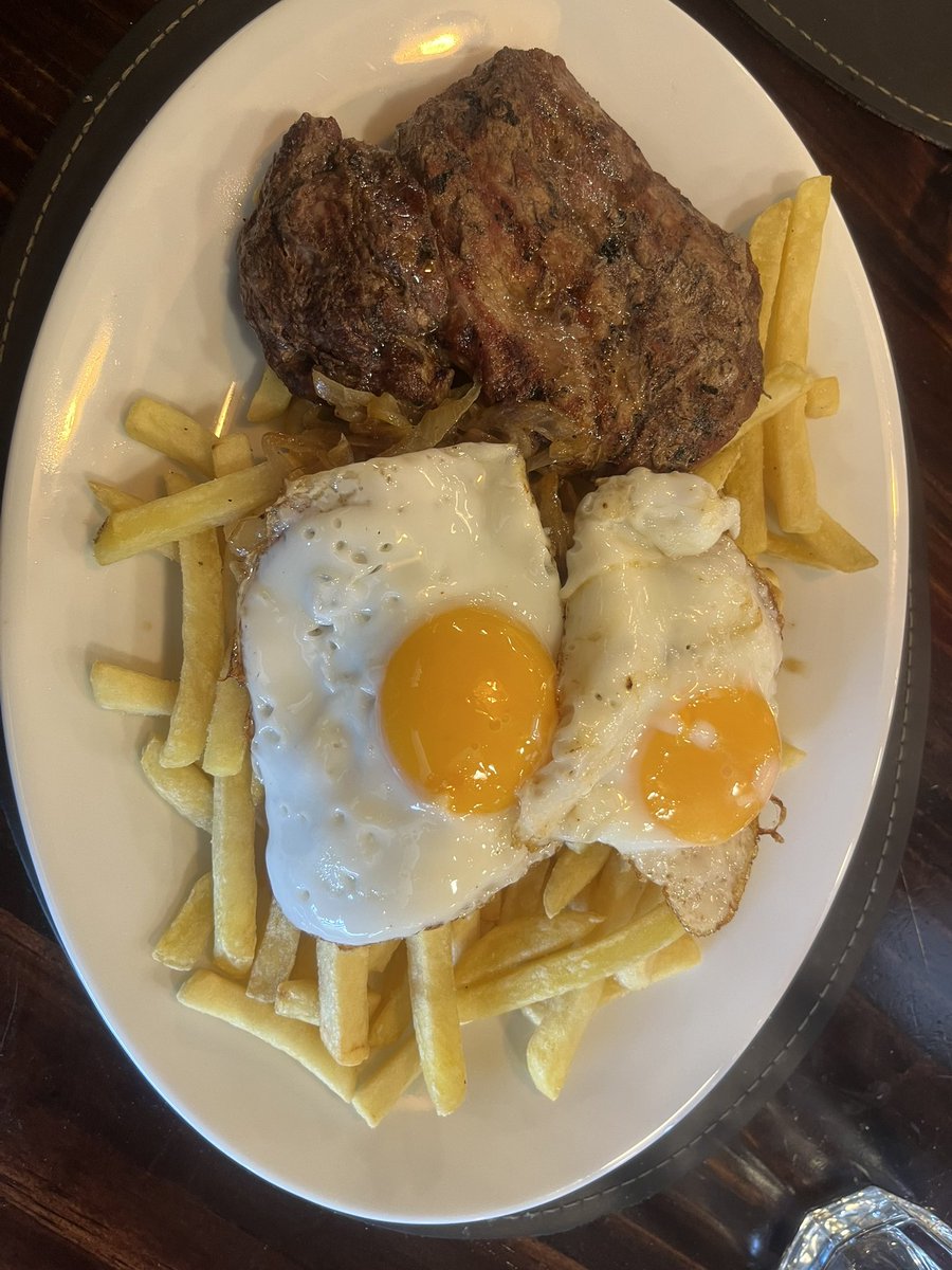 MrCuriche tweet media