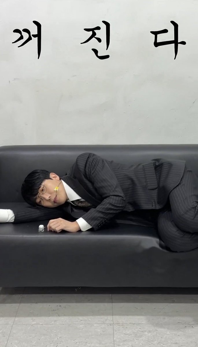 🕯🌈에비앙 흥부자 선사시대 마팔라 웰시코기 하팀비 • R • 동자숭🌈🕯 tweet media