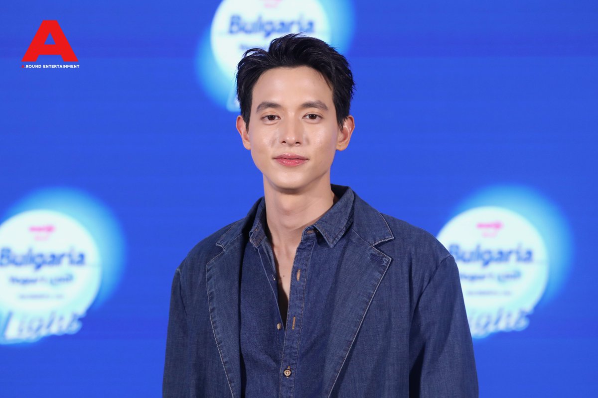 around_ent's tweet photo. ช่วงสัมภาษณ์ “เจมส์ จิรายุ” ในงาน ‘Meiji Bulgaria Light - Wonder Light Land’

MEIJI BULGARIA X JAMES JI
#MeijiBulgariaxJamesJi
#เจมส์จิรายุ #jirayu_jj​ #เจมส์จิ
#MeijiBulgariaLight #WonderLightLand https://t.co/h6JJeXry7q