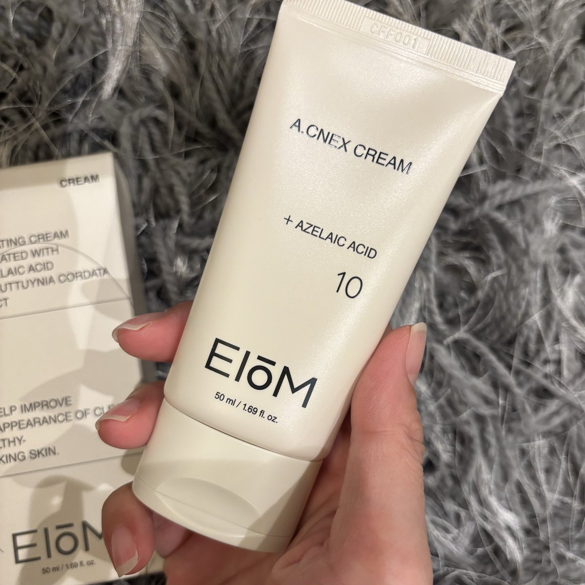 EMA290831's tweet photo. EIOM  アクネスクリーム

アゼライン酸10%で肌のザラつきが気になる人にオススメ！クリームだけどサラッとしたテクスチャーで使いやすい。季節の変わり目のゆらぎ肌やニキビ・皮脂ケアに強い味方！

#eiom #イオム #Qoo10 #アゼライン酸 #アクネクスクリーム　＠eiom_jp https://t.co/grB8YQZuSh