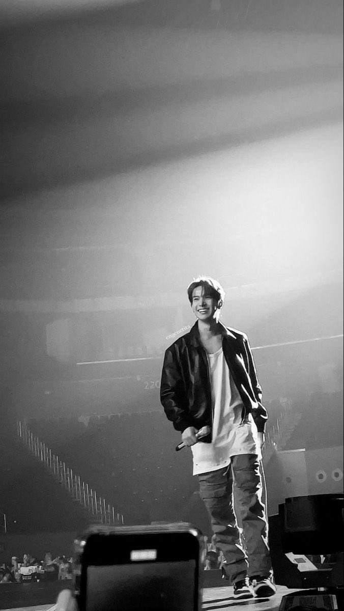 𝖤𝐒| tweet media