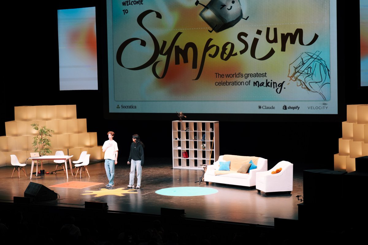 Chloe-Amelie tweet media