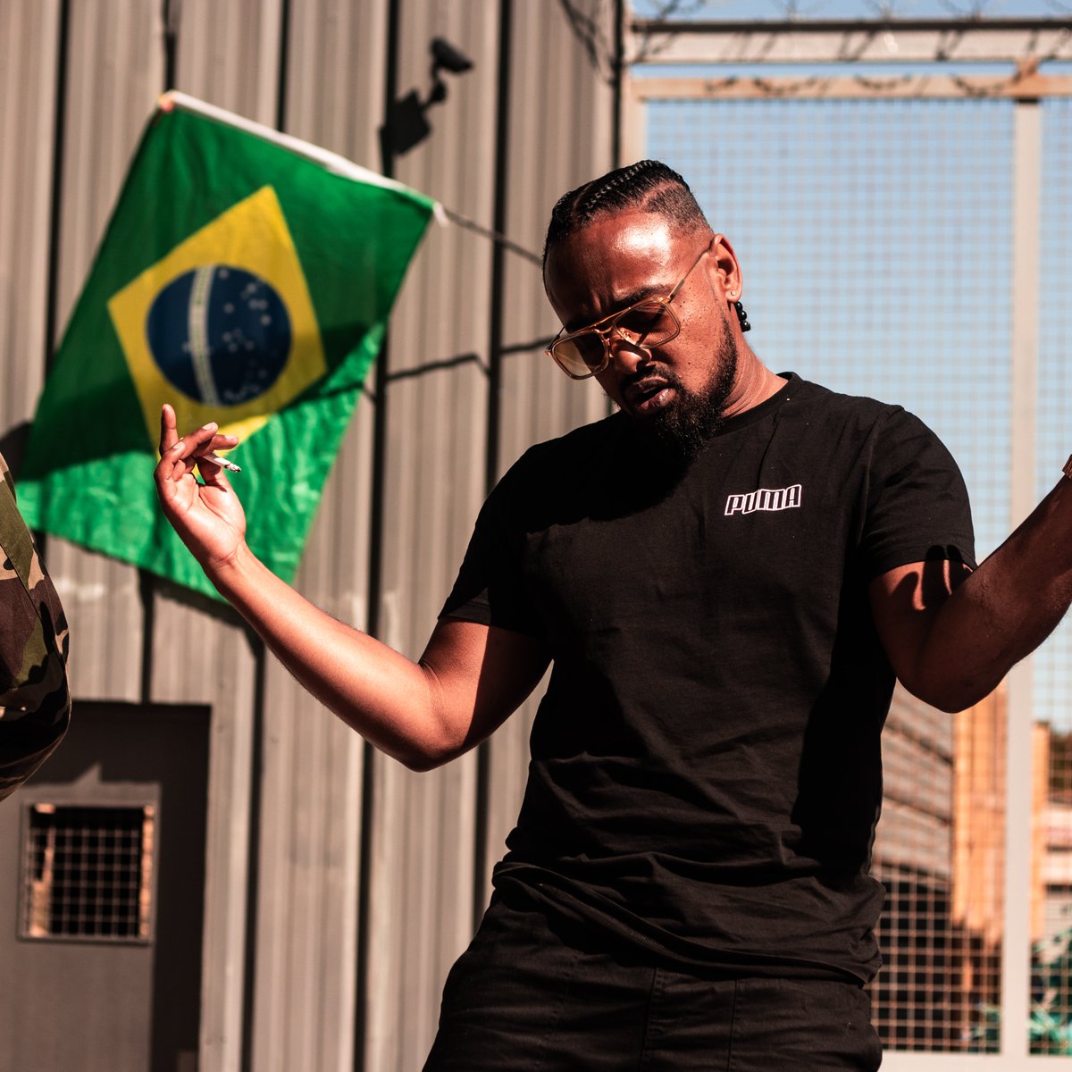 Midi/Minuit tweet media