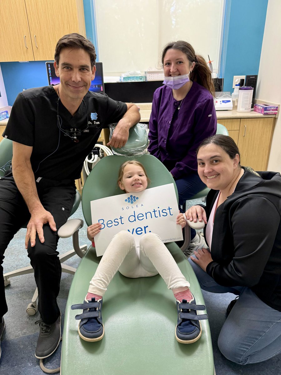 wakeorthopedo's tweet image. 4-year-old Lucy had no trouble getting her teeth fixed with the help of our “tooth-cleaning robot,” Wall-E (Solea). 💙
She did great and left all smiles, with no numb feeling and no worries.

#Solea #WakeOrthodonticsAndPediatricDentistry #PediatricDentistry