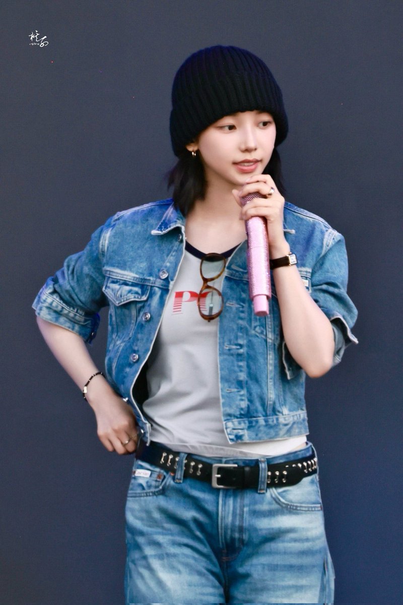 all denim karina reminds me of mawazine rehearsal karina so much