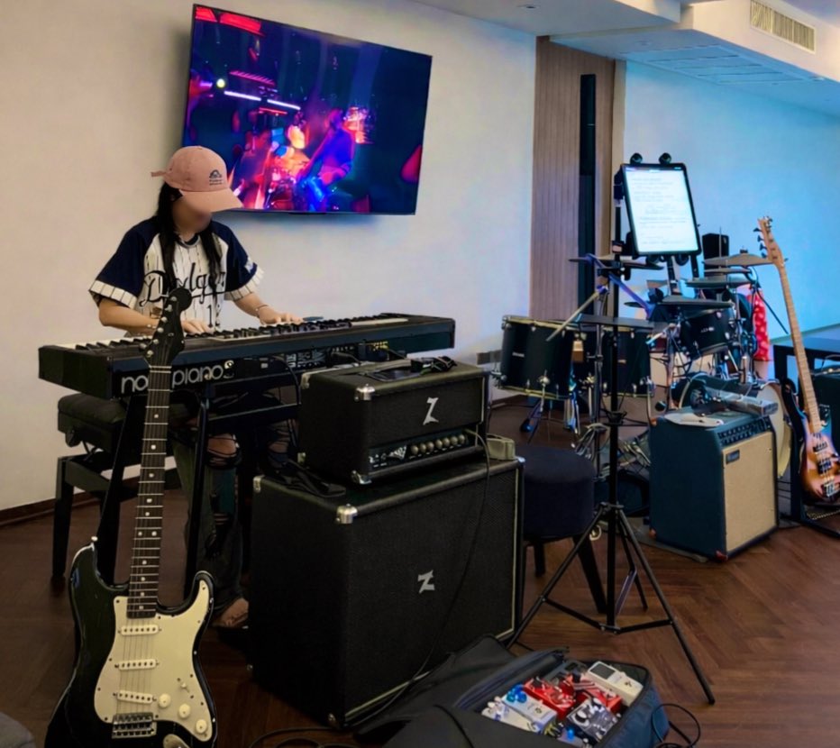 𝕭&𝕲'𝕽.𝕮𝖔𝖚𝖕𝖑𝖊’🥂🃏 tweet media