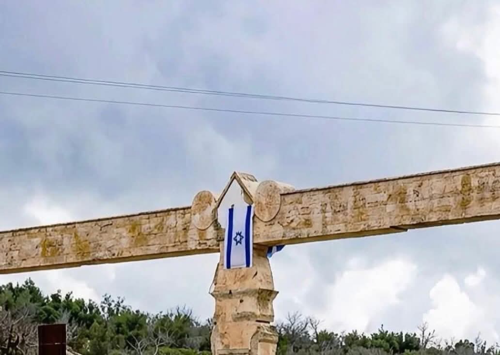 Asbestian ، tweet media