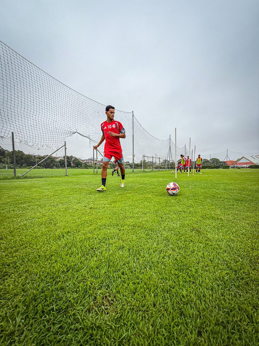 𝐏𝐫𝐞𝐩𝐚𝐫𝐚𝐜̧𝐚̃𝐨 𝐟𝐢𝐧𝐚𝐥𝐢𝐳𝐚𝐝𝐚! 🔛🇦🇹

Sob o comando de Mario Jorge, a Sub-20 colorada realizou seu último treinamento antes de enfrentar a Apafut, nesta sexta, 𝐩𝐞𝐥𝐚 𝐬𝐞𝐠𝐮𝐧𝐝𝐚 𝐫𝐨𝐝𝐚𝐝𝐚 𝐝𝐨 𝐆𝐚𝐮𝐜𝐡𝐚̃𝐨. 💪🏾