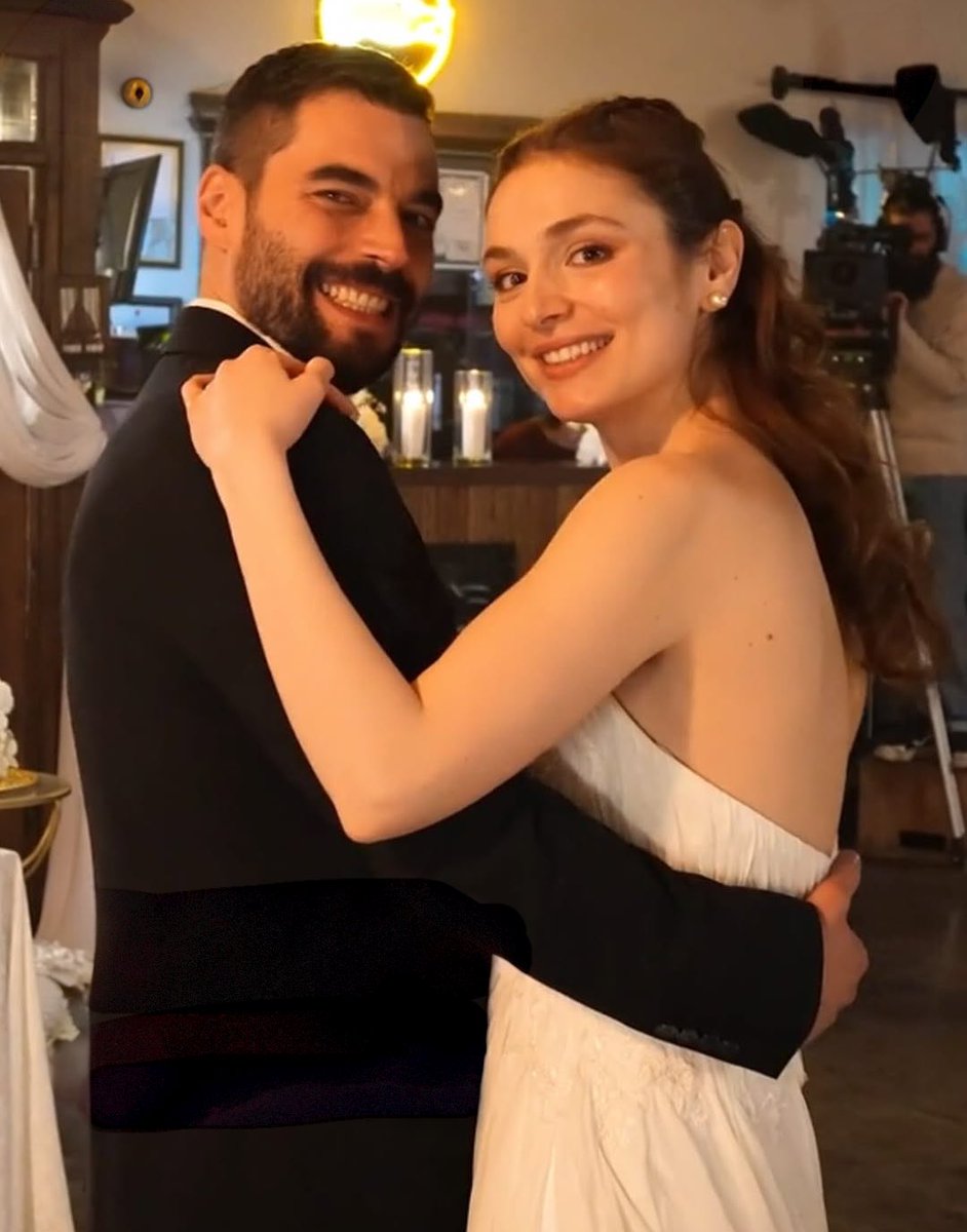AkinSpain's tweet photo. Büyük finalin hemen öncesinde, #Veliaht’ın Kars macerasını anımsadığımız yeni kamera arkası seninle 🎬👑

#AkınAkınözü
#SerraArıtürk https://t.co/nd2oUc7GUR