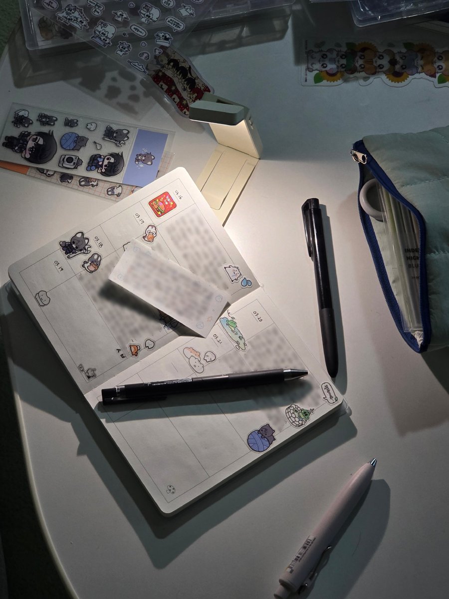 유심 ·___· tweet media