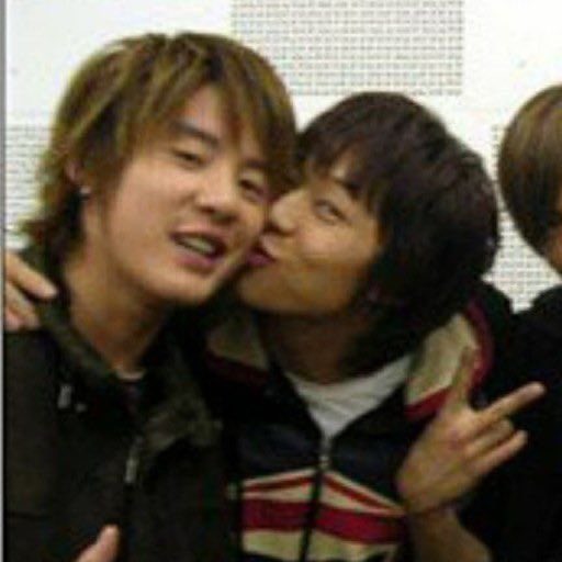 욘치치 tweet media