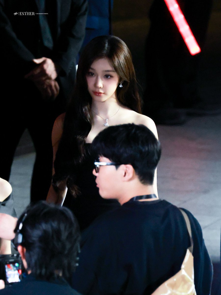 ᴍeẕ🪽 tweet media