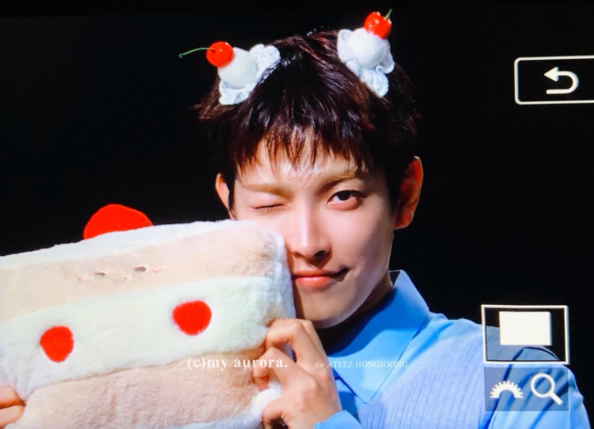 𝗺𝘆 𝗮𝘂𝗿𝗼𝗿𝗮. tweet media