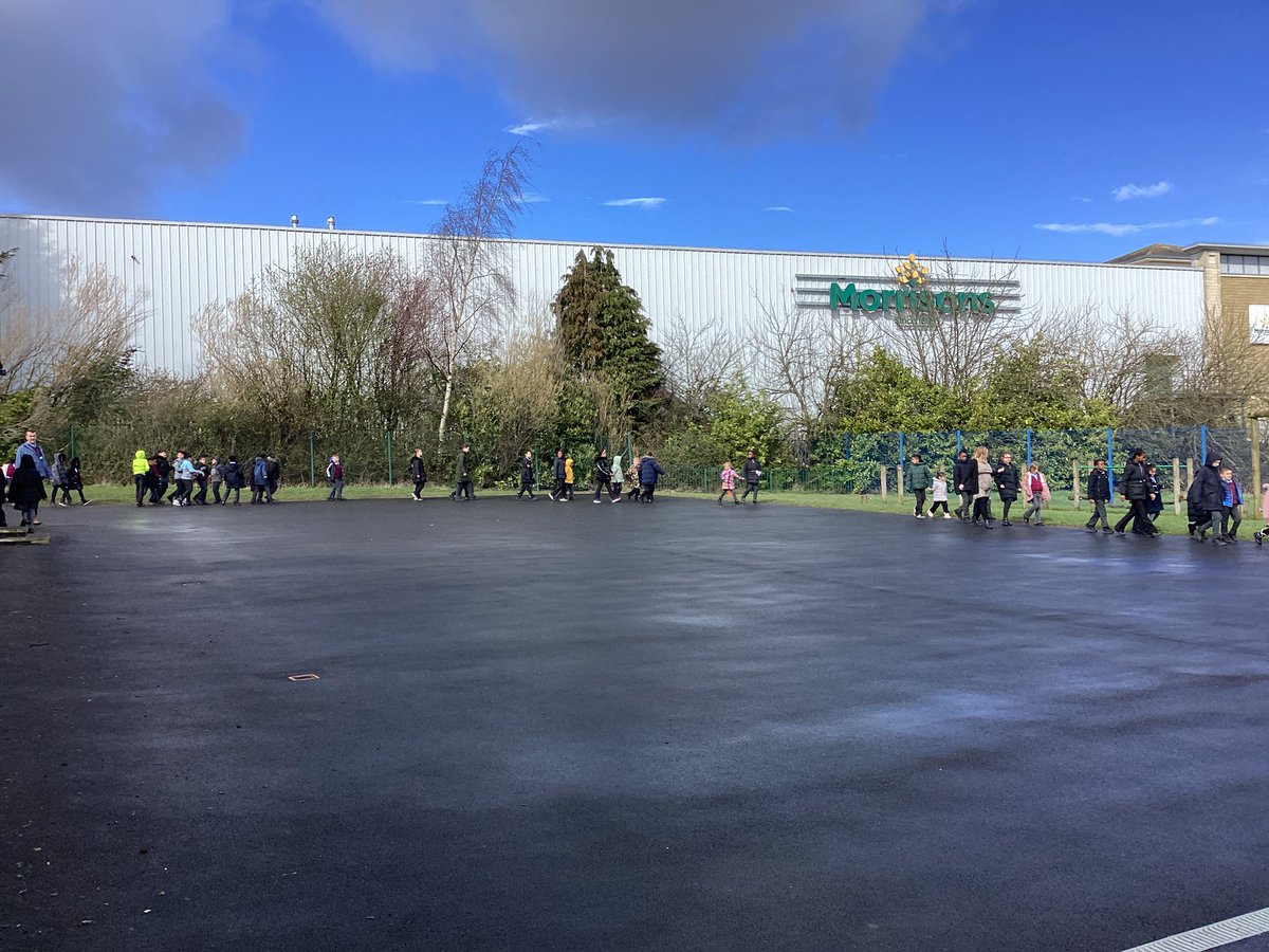 SWCPSBradford's tweet photo. The weather may have been against us but we powered through and the sun shone for our #BigLentWalk @CAFOD  we walked together as part of our Lenten promise of Almsgiving @bcw_cat https://t.co/KMADi4IzhP