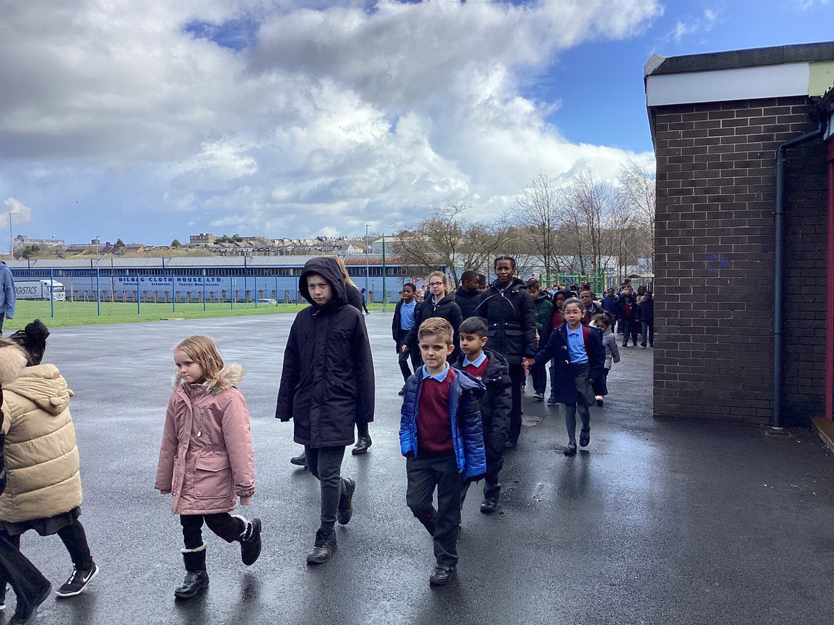 SWCPSBradford's tweet photo. The weather may have been against us but we powered through and the sun shone for our #BigLentWalk @CAFOD  we walked together as part of our Lenten promise of Almsgiving @bcw_cat https://t.co/KMADi4IzhP