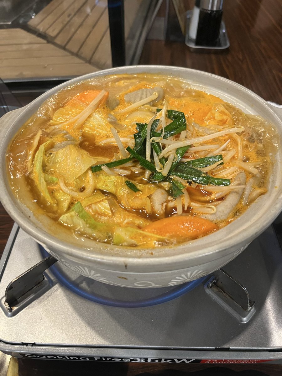 e.headfield tweet media