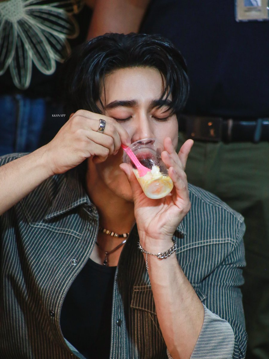 ᴋᴋ 🦖 tweet media